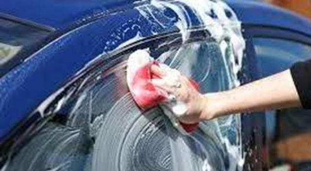 طرق تنظيف السيارة لتجنب خدش الطلاء