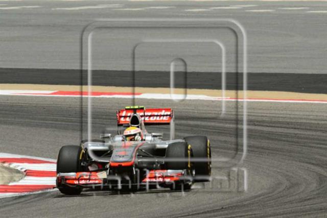 جانب من التجارب الحرة الثالثة لسباق  ;الفورمولا 1 ; بالمنامة، البحرين، 21 أبريل 2012، استعدادا لانطلاق فعاليات منافسات جائزة البحرين الكبرى لسباقات فورمولا 1، المرحلة الرابعة من بطولة العالم على
