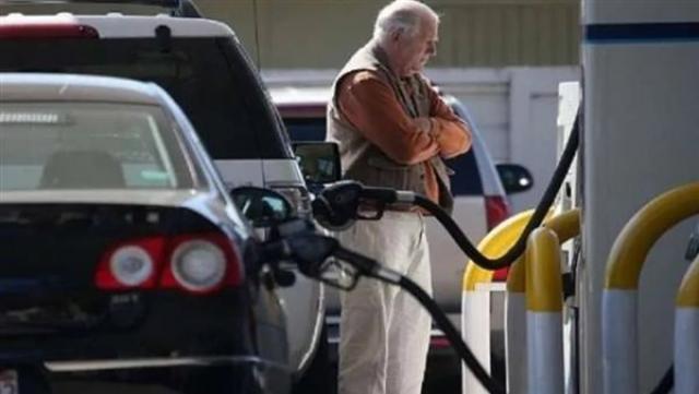 تراجع الإقبال على سيارات الوقود لصالح الكهربائية