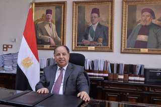 وزير المالية:  تسريع وتيرة العمل لإنهاء إجراءات استيراد سيارات المصريين بالخارج