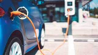 تقرير برلماني بريطاني يحمل مستر بين مسؤولية تراجع مبيعات السيارات الكهربائية