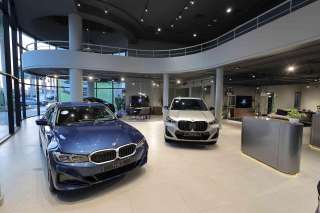 ”جلوبال أوتو” تعيد افتتاح صالة عرض BMW وMINI بالطريق الصحراوي في منطقة أبو رواش