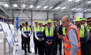 رئيس الوزراء يتفقد مصنع سوميتومو بالعاشر من رمضان: أكبر مصنع لتصنيع الضفائر الكهربائية للسيارات في العالم