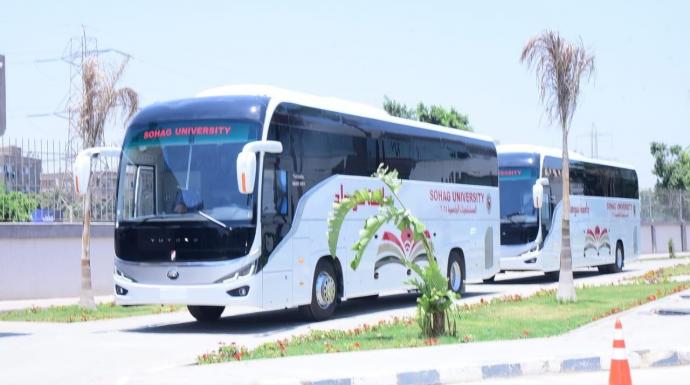 وزير قطاع الأعمال يتفقد سير العمل بمصنع الأتوبيسات.