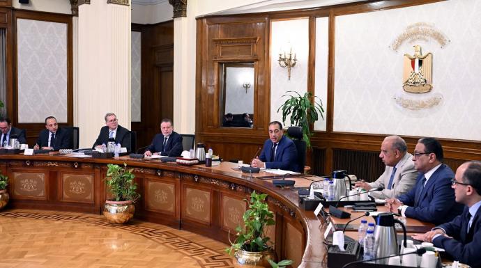 فى ظل الأحداث الأخيرة بالمنطقة:  رئيس الوزراء يتابع خطة توفير مخزون مطمئن من المواد البترولية والغاز الطبيعي