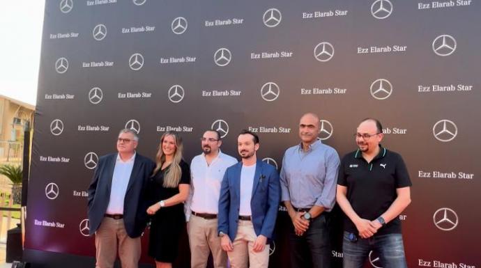عز العرب ستار تفتتح أحدث مركز موسمي لتجربة قيادة سيارات مرسيدس- بنز مصر في الرحاب