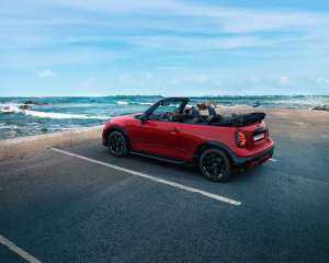 MINI تُطلق الطراز الجديد كليًّا Cooper Convertible في السوق المصرية