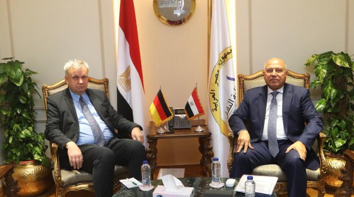 وزارة الصناعة ترحب بأي تعاون جاد مع الشركات العالمية والألمانية الراغبة في ضخ استثمارات جديدة لتصنيع السيارات في مصر