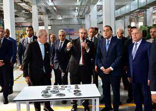 رئيس الوزراء يتفقد خطوط إنتاج مصنع ”المنصور للفلاتر” بمدينة العاشر من رمضان