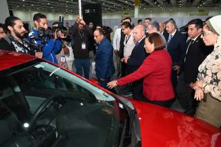 الوزير :ضرورة بذل شركات السيارات مزيد من الجهود لزيادة القيمة المضافة للمكون المحلي بالصور