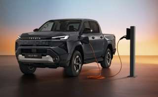 تويوتا تضيف فئة كهربائية إلى عائلة الشاحنة الخفيفة هيلوكس