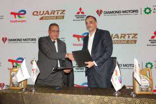 توتال تجدّد اتفاقية التعاون مع دايموند موتورز لتزويد سيارات ميتسوبيشي بزيوت TotalEnergies Quartz