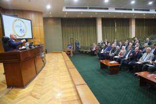 الوزير :عقب لقاء قيادات 23 شركة مصنعه للاتوبيسات والمركبات نعمل على توطين صناعة السيارات من خلال الاستدامة وتوطين صناعة المكونات