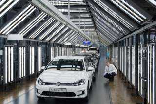 فولكس فاجن تنهي إنتاج السيارات في مصنعها الزجاجي في دريسدن غدا