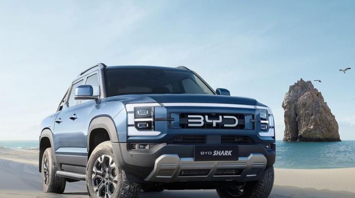 ”بي واي دي” الصينية تزاحم ”تسلا” بمبيعات المركبات الكهربائية في 2025