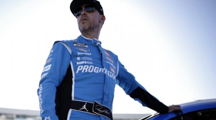 وفاة والد سائق ناسكار ديني هاملين إثر حريق في منزله وإصابة والدته بجروح خطيرة