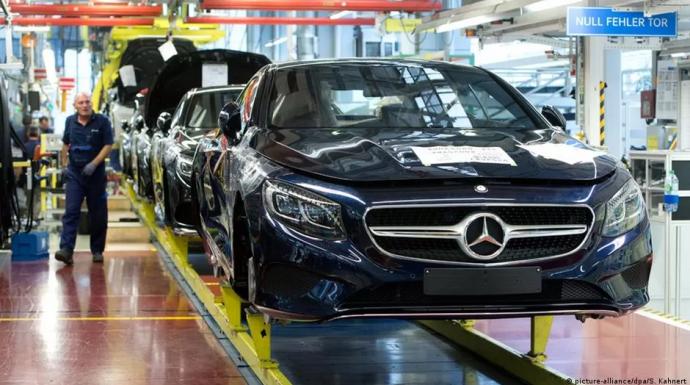 الإنتاج الصناعي الألماني يواصل التعافي على نحو مفاجئ بفضل قطاع السيارات