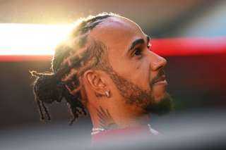 هاميلتون يستعين بمهندس سباقات مختلف في موسم فورمولا 1 الجديد