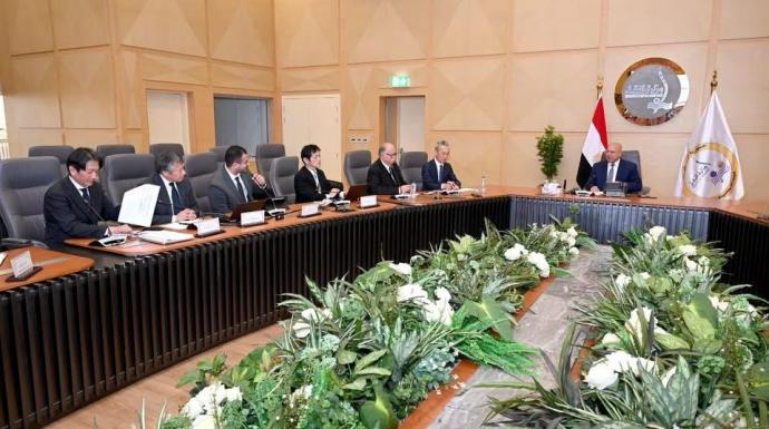 الوزير  يبحث مع شركتي تويوتا إيجيبت لهندسة السيارات وتويوتا تسوشو ضخ المزيد من الاستثمارات في مجال تصنيع السيارات في مصر