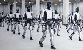 دافوس: ماسك يعلن اعتزام تسلا طرح روبوتات شبيهة بالبشر بنهاية 2027