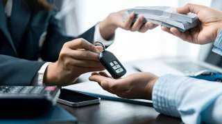 لويدز تحقق قفزة في الأرباح السنوية رغم مخصصات تعويض تمويل السيارات