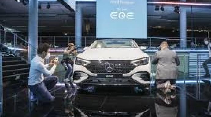 ألمانيا: الرئيس التنفيذي السابق لدايملر ينفي اتخاذ قرارات للتحايل على معايير الانبعاثات