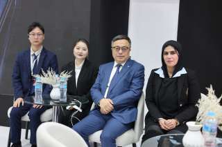 وفد «كايي أوتو» الصينية يتفقد جناح علامة KAIYI في معرض «أوتومورو 2026»