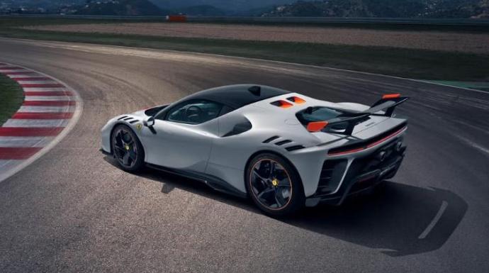 فيراري تكشف عن التصميم الداخلي لأول سيارة كهربائية من إنتاجها