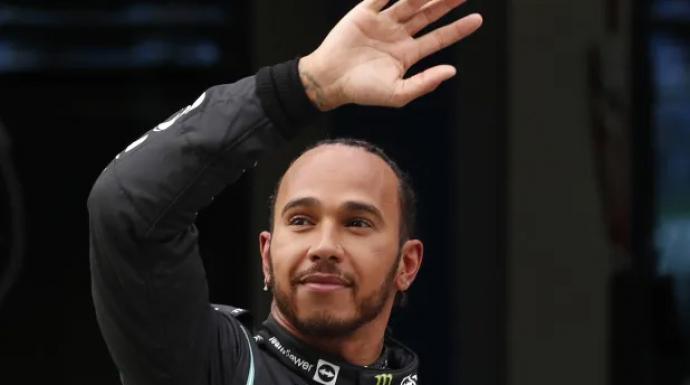 هاميلتون يدعو ”فيا” إلى ضمان تكافؤ الفرص للجميع في الفورمولا واحد