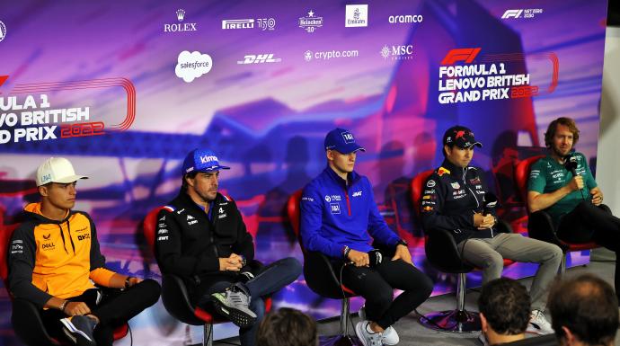 فورمولا واحد: ألبون يرى أن وليامس ”متأخر” عن بقية الفرق