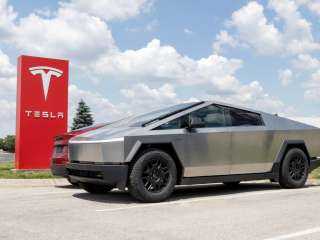 تسلا تطلق نسخة جديدة “أقل فخامة” من سايبرتراك بسعر يبدأ من 59,990 دولارًا