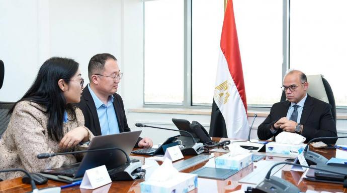 وزير الاستثمار يبحث مع هيميلي الصينية تأسيس مصنع قوالب الإطارات السيارات