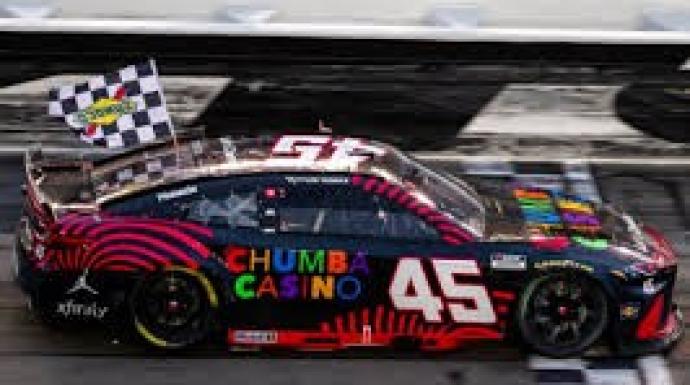 نجل كيلان هارفيك ينضم لسباق دايتونا للسيارات 2031 بعد بلوغه السن القانونية