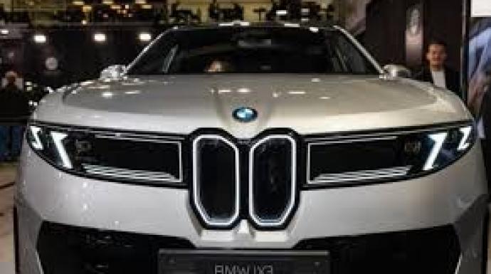 ألمانيا تأمر بسحب سيارات ”بي إم دبليو” من أنحاء العالم بسبب خطر اشتعالها