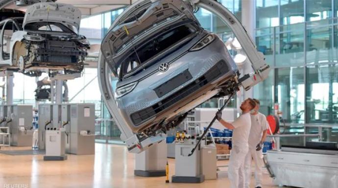 رئيسة مجلس عمال فولكس فاجن ترى مشروعات التسليح خيارا لمصنع أوسنابروك