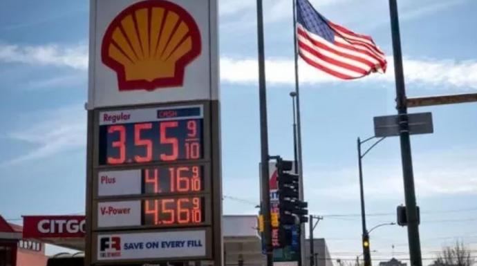 ارتفاع أسعار البنزين في أمريكا بسبب الحرب في إيران