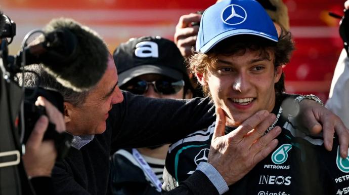 جائزة الصين الكبرى: أنتونيلي ”على وشك البكاء” بعد باكورة انتصاراته وثنائية جديدة لمرسيدس