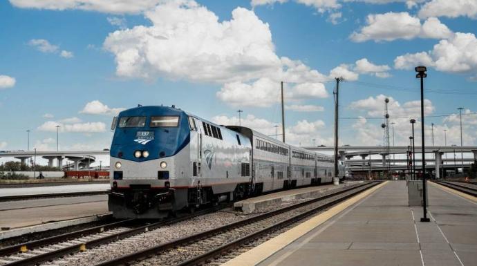 مسؤولو النقل في نيويورك يقاضون إدارة ترامب لاستئناف تمويل مشروع شبكة قطارات الأنفاق