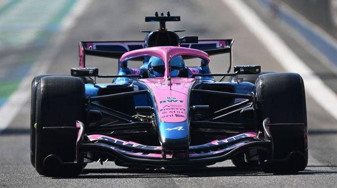 فريق ألبين لفورمولا- 1 ينفي إدعاءات التفرقة بين سائقيه جاسلي وكولابينتو