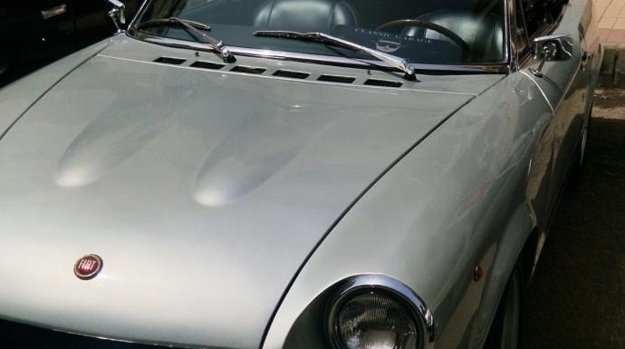 السيارات الكلاسيكيه تحكي ذكريات الزمن الجميل في شوراع القاهره