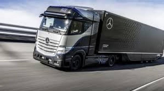 ”دايملر تراك” الألمانية للمركبات التجارية تنقل جزءا من إنتاج شاحناتها إلى التشيك