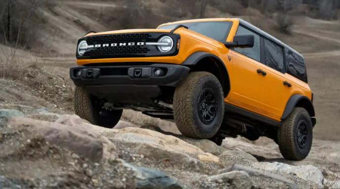 فورد تعيد حزمة تجهيزات الطرق الوعرة وايلد تراك إلى السيارة برونكو 2026