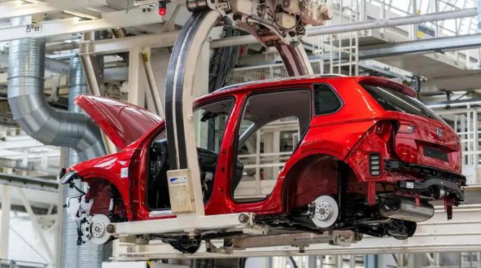 تحليل: تراجع المؤشرات المالية لشركات السيارات الألمانية مقارنة بالمنافسين