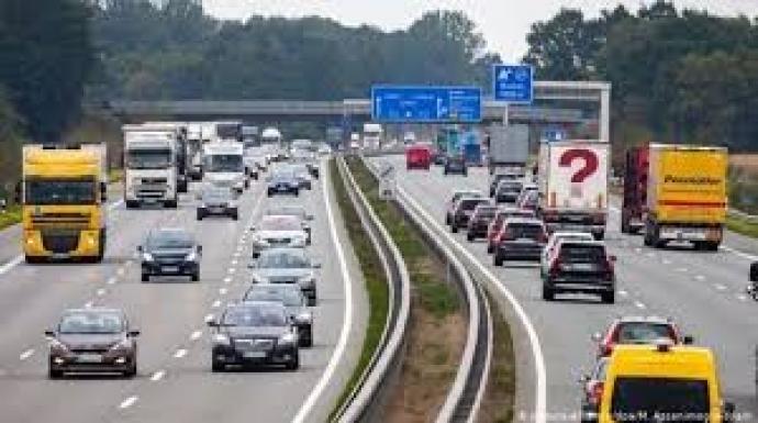 بسبب ارتفاع أسعار الوقود... تراجع الازدحام المروري بألمانيا خلال عطلة عيد الفصح