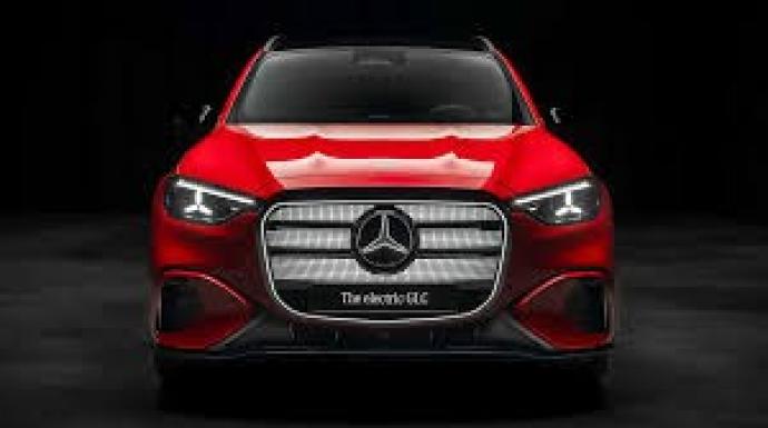 مرسيدس بنز تكشف عن نسخة كهربائية بالكامل من السيارة ”الفئة سي”