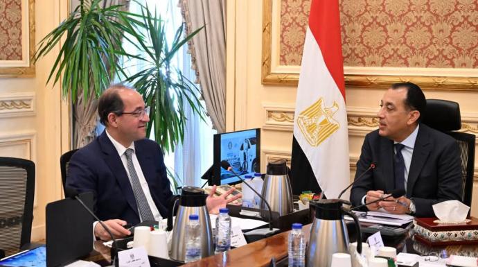 الحكومة تبدأ إجراءات التحول نحو السيارات الكهربائية