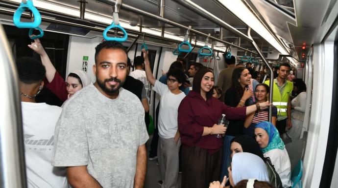 مونوريل شرق النيل يخطف الأنظار ويتحول إلى أيقونة النقل الحديث في العاصمة الإدارية الجديدة