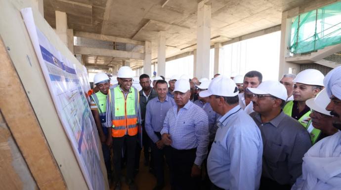 وزير النقل يتفقد  محطات ومسار الخط الثاني من شبكة  القطار السريع اكتوبر/ اسوان /ابوسمبل في المسافة من محطة أسوان