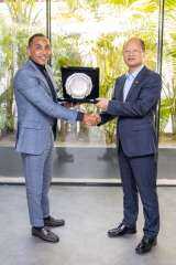 استراتيجية بين مجموعة أبوغالي موتورز وGeely Global للتوسع وتصنيع سيارات Geely NEV في مصر