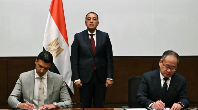 استثمارات بـ2 مليار دولار.. «لينج لونج» الصينية تنشئ مجمعًا لإنتاج إطارات السيارات في مصر